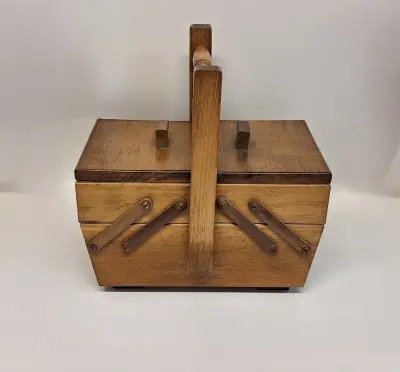 Naaikoffer – kavel bij De Kringwinkel, Aalst