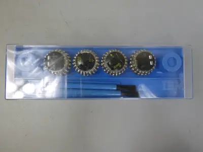 Bolletjes voor een IBM typemachine – kavel bij De Kringwinkel, Diest