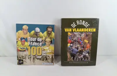 Set van 2 wielerboeken: 100 jaar Tour de France & De Ronde van Vlaanderen – kavel bij De Kringwinkel, Geraardsbergen