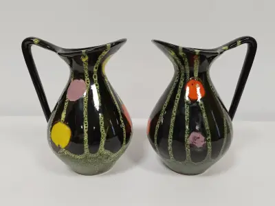Set van twee keramieken art deco karaffen – kavel bij De Kringwinkel, Ronse