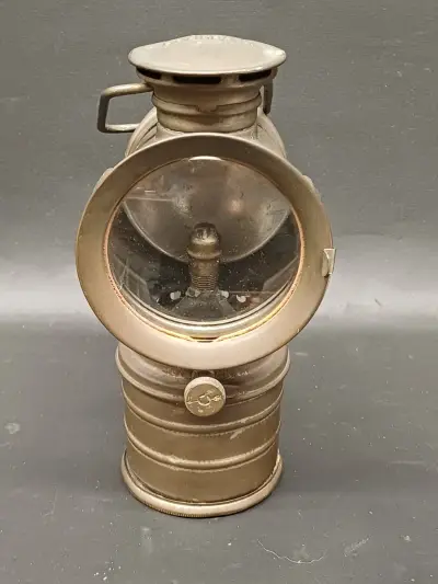 Antieke fietslamp - Vitaphare Carbidlamp – kavel bij De Kringwinkel, Ninove