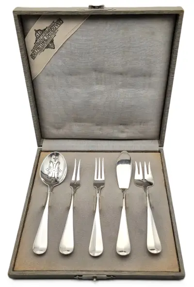 Zilveren hors-d'oeuvreset - Koninklijke Zilverfabriek Voorschoten, 1925 – kavel bij Veilinghuis Klinkhamer, Groningen
