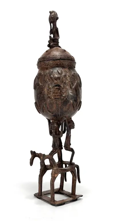 Dogon bronzen medicijncontainer, Mali – ritueel vat, midden 20e eeuw – kavel bij Veilinghuis Klinkhamer, Groningen