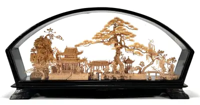 Kurkdiorama in zwart gelakte houten vitrine - China, 20e eeuw – kavel bij Veilinghuis Klinkhamer, Groningen