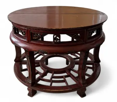 Roodgelakte tafel, China - samengesteld uit twee demi-lune consoletafels, circa 1900 – kavel bij Veilinghuis Klinkhamer, Groningen