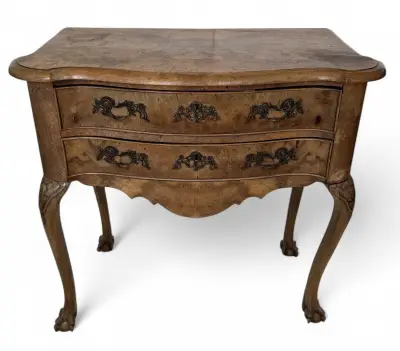 Wortelnoten commode met bronzen beslag - Nederland, 18e/19e eeuw – kavel bij Veilinghuis Klinkhamer, Groningen