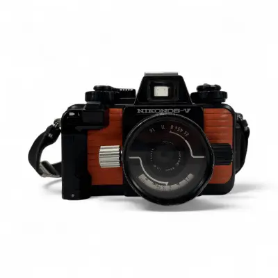 Nikonos-V fotocamera, Nikon – onderwatercamera met Nikkor 35mm f/2.5, Japan, jaren '80 – kavel bij Veilinghuis Klinkhamer, Groningen