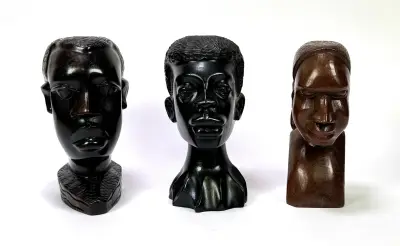 Houten beelden - bustes, Afrika, 20e eeuw – kavel bij Veilinghuis Klinkhamer, Groningen