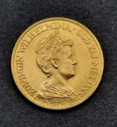 Gouden tientje Wilhelmina 1917 - ontwerp J.C. Wienecke, hermelijnen mantel – kavel bij Veilinghuis Klinkhamer, Groningen