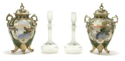 Noritake siervazen met deksel en glazen flesjes – handbeschilderd, 20e eeuw – kavel bij Veilinghuis Klinkhamer, Groningen