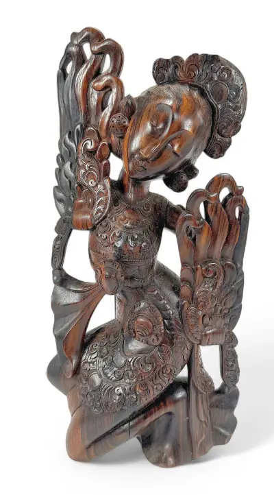 Houten beeld – legong danseres, Indonesië, 20e eeuw – kavel bij Veilinghuis Klinkhamer, Groningen