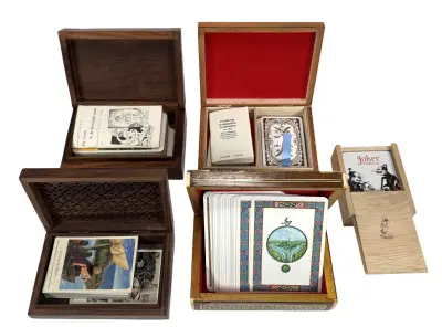 Houten kistjes met tarotkaarten, 20e eeuw – kavel bij Veilinghuis Klinkhamer, Groningen