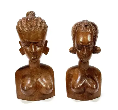 Houten beelden – vrouwelijke bustes, Afrika, tweede helft 20e eeuw – kavel bij Veilinghuis Klinkhamer, Groningen