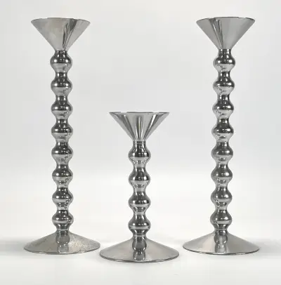 Flame kandelaren – ontwerp Alessandro Mendini voor Alessi, Italië, 2002 – kavel bij Veilinghuis Klinkhamer, Groningen