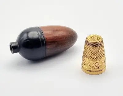 14 karaat gouden vingerhoedje in houten foedraal, ca. 19e eeuw – kavel bij Veilinghuis Klinkhamer, Groningen