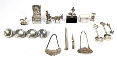 Convoluut zilver - o.a. miniaturen, kaasduimen en lepeltjes, 20e eeuw – kavel bij Veilinghuis Klinkhamer, Groningen
