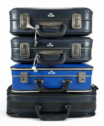 KLM koffers - donkerblauw, kobaltblauw en zwart, 20e eeuw – kavel bij Veilinghuis Klinkhamer, Groningen