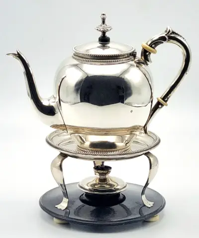 Zilveren theepot op komfoor, J.M. van Kempen & Zonen, 1882 – kavel bij Veilinghuis Klinkhamer, Groningen