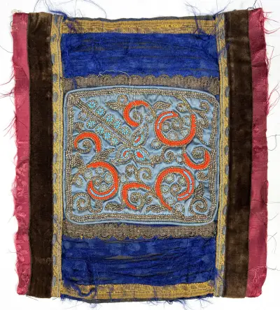 Ottomaans textielfragment – floraal borduurwerk en kraalwerk, eind 19e eeuw – kavel bij Veilinghuis Klinkhamer, Groningen