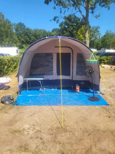 Ca. 15x Kampeerartikelen – tent, campinguitrusting, kookgerei, accessoires & meer – kavel bij Onlineveilingmeester, Groningen
