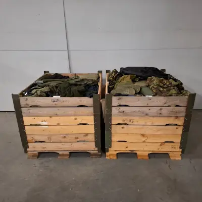 2x Partij camouflage kleding en uitrusting, Woodland / KPU / KL / Falke / Profile – kavel bij Onlineveilingmeester, Groningen