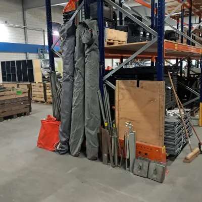 3x Marktparasol & inklapbare tafels – kavel bij Onlineveilingmeester, Groningen
