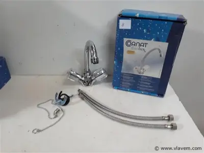 Div. sanitair en pvc: wo. kranen, bochten, verloopstukken, beugels, snelkoppelingen enz. (gratis levering) (6231) – veiling bij Vlavem