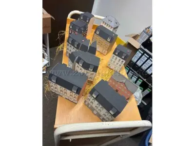 1 Konvolut 13 Bausätze Stadthäuser Lasercut, Modellbau, H0 Spur – kavel bij Zoll-Auktion, Bad Kreuznach