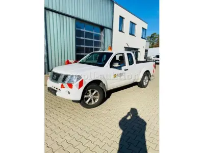 1 Nissan Navara 2.5 dCi DPF Double Cab XE 4X4 – kavel bij Zoll-Auktion, Stadtallendorf