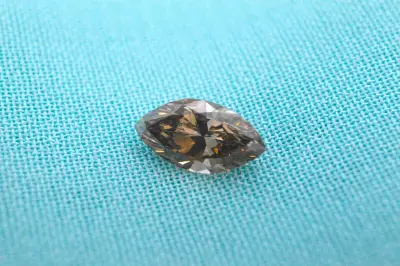 Diamant - 0.49 carat natuurlijke champagne gekleurde marquise diamant (gecertificeerd) – kavel bij Onlineveilingmeester