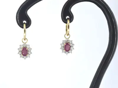 Gouden oorhangers met natuurlijke diamanten en robijnen – kavel bij Onlineveilingmeester