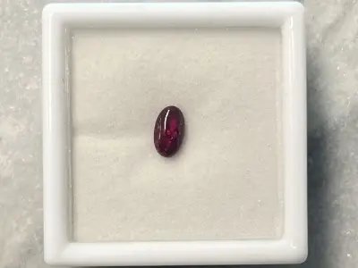 Robijn - 1.41 carat natuurlijke cabochon robijn – kavel bij Onlineveilingmeester