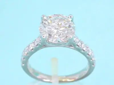 Gouden diamanten solitair ring met een grote diamant van 3.00 carat – kavel bij Onlineveilingmeester