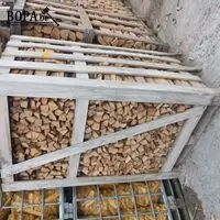 Houten kist met brandhout – kavel bij BOPA Auctions, Houthulst