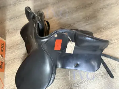 Paardrijzadel PRESTIGE Hippos Dressage – kavel bij IVG, Glandorf