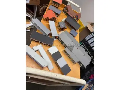 1 Konvolut 14 Bausätze Bahnhof Lasercut, Modellbau, H0 Spur – kavel bij Zoll-Auktion, Bad Kreuznach