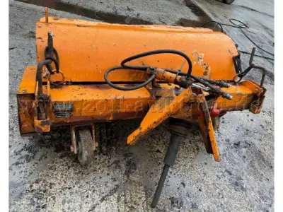 2 Kehrbesen / Kehrmaschine Iseki KL-150 und Heros SM 12.5 – kavel bij Zoll-Auktion, Apen
