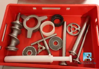 Meat mincer parts set – kavel bij En.clicpublic