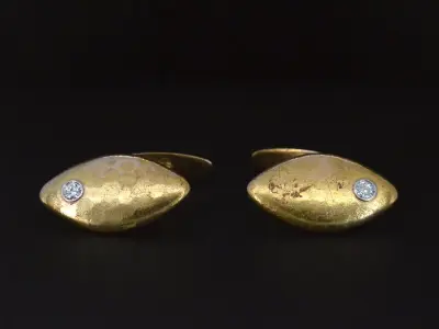 Gouden handgemaakte manchetknopen met diamanten – kavel bij Onlineveilingmeester
