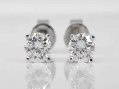 Witgouden diamanten oorbellen van 0.60 carat – kavel bij Onlineveilingmeester