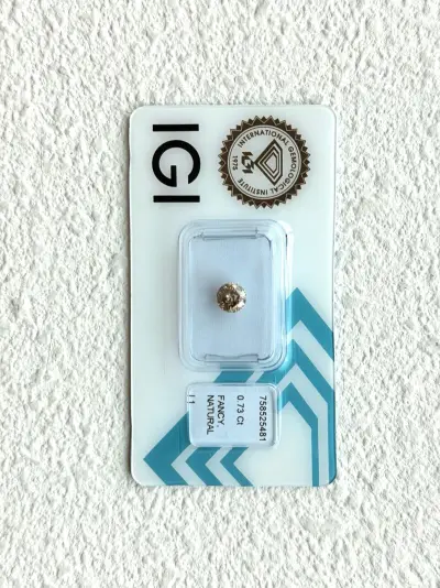 Diamant - 0.73 carat natuurlijke fancy colour briljant geslepen diamant (gecertificeerd) – kavel bij Onlineveilingmeester