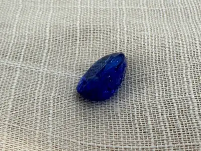 Tanzaniet - 6.90 carat natuurlijke Tanzaniet (gecertificeerd) – kavel bij Onlineveilingmeester