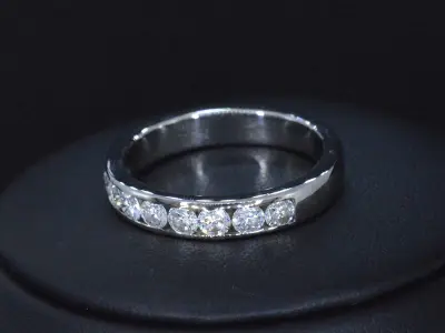 Witgouden half alliance ring met diamant – kavel bij Onlineveilingmeester