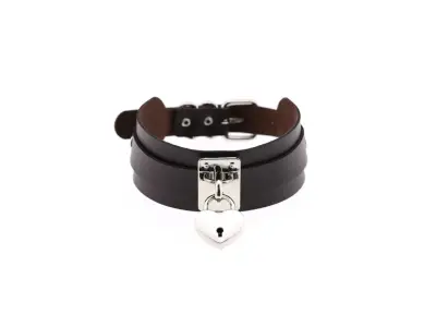 Zwart leren choker met slotje + sleutel – kavel bij GSD Auctions, Zoeterwoude