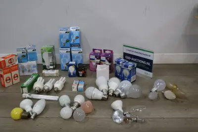Verzameling diverse lichtbronnen Philips, Osram en meer – kavel bij GSD Auctions, Zoeterwoude