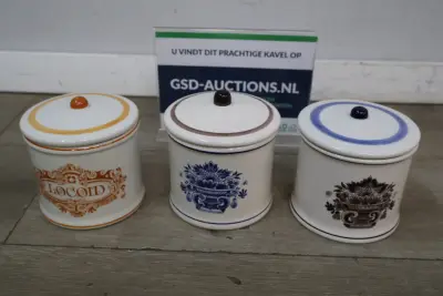 Drie keramische voorraadpotten met deksels – kavel bij GSD Auctions, Zoeterwoude
