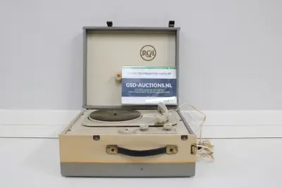 RCA platenspeler koffer – kavel bij GSD Auctions, Zoeterwoude