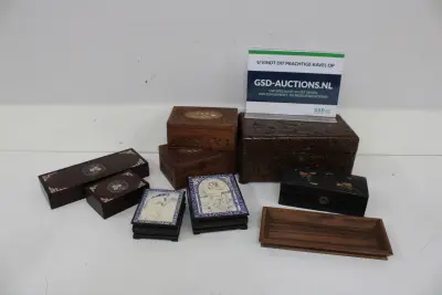 Set van houten en lakdoosjes – kavel bij GSD Auctions, Zoeterwoude