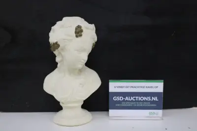 Buste van een meisje met bloemen'' – kavel bij GSD Auctions, Zoeterwoude
