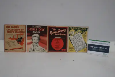 Vier vintage muziekboeken met piano bladmuziek'' – kavel bij GSD Auctions, Zoeterwoude